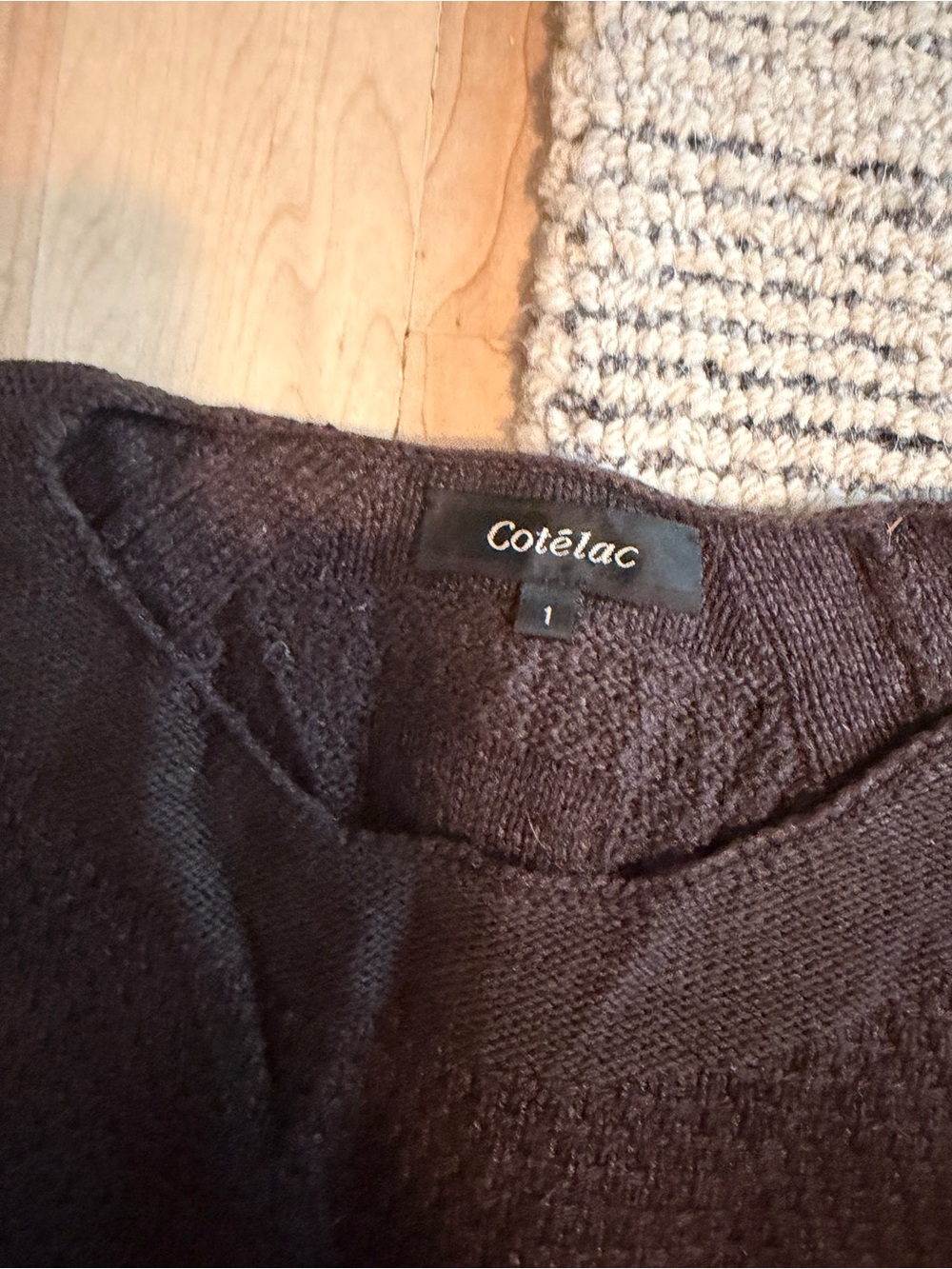 Cotélac Knit Top in burgundy  Brown
Cotton/ silk/ angora